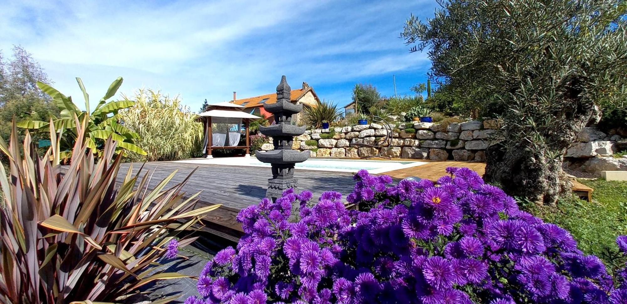 Un Parfum De Thaïlande, Ressourcement Et Massages Curemonte
